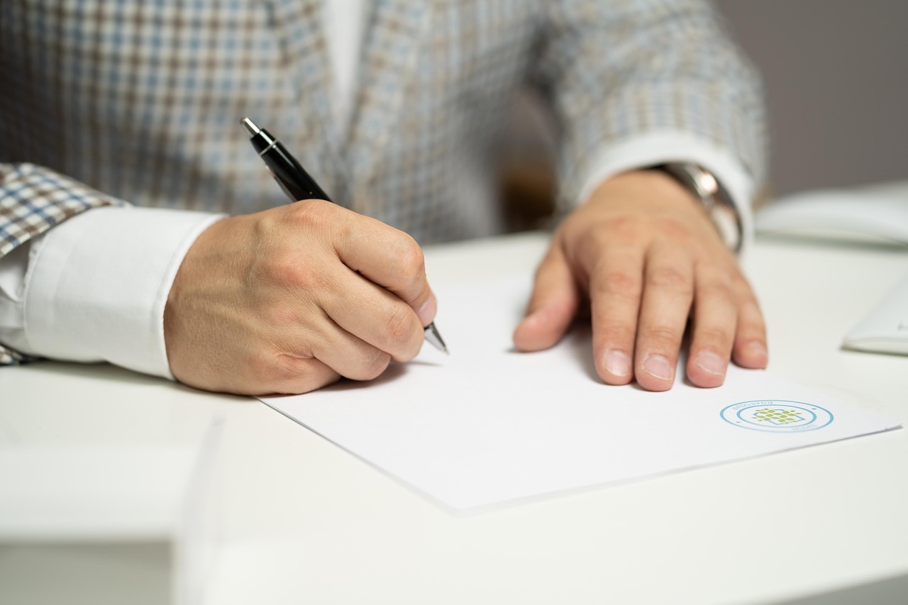 découvrez les signes clés qui indiquent qu'il est temps de pivoter votre entreprise pour assurer sa croissance et son succès.